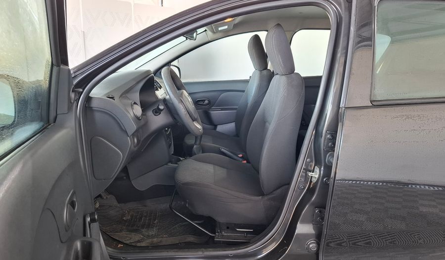 Renault Sandero 1.6 AUTHENTIQUE Hatchback 2017