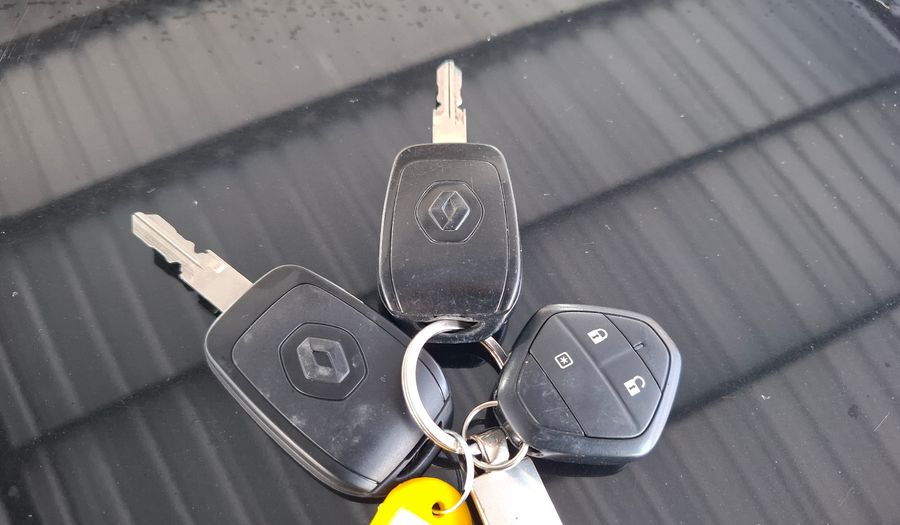Renault Sandero 1.6 AUTHENTIQUE Hatchback 2017