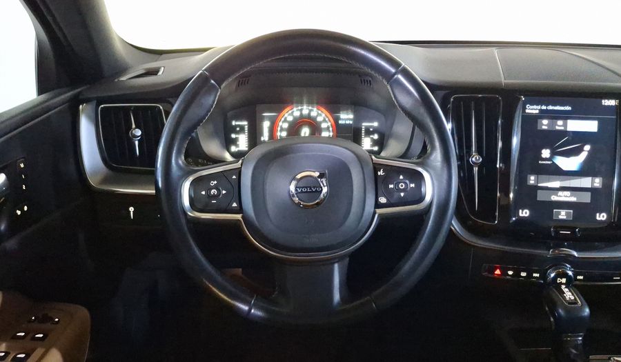 Volvo Xc60 2.0 MOMENTUM T5 AWD AUTO Suv 2018