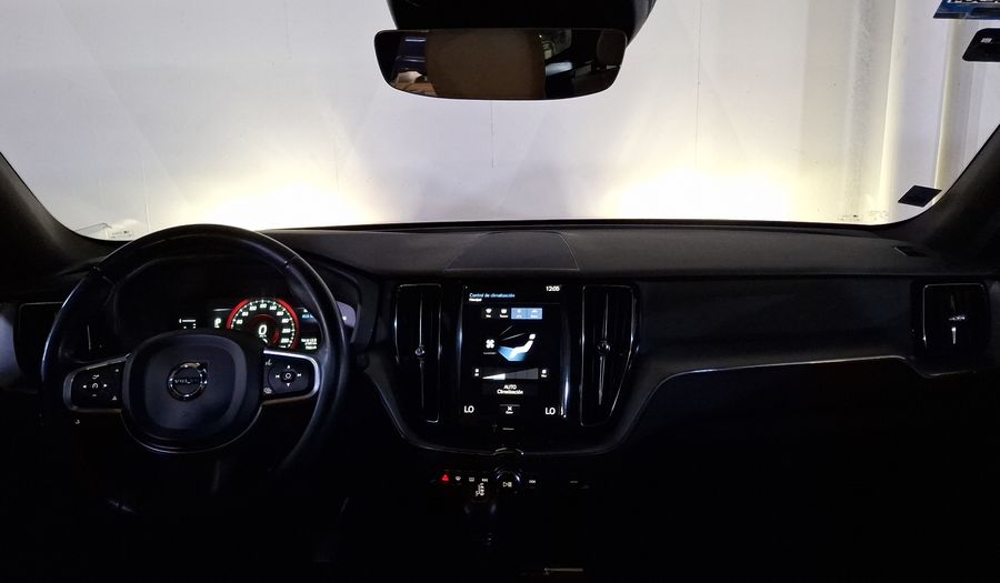 Volvo Xc60 2.0 MOMENTUM T5 AWD AUTO Suv 2018
