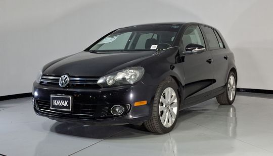 Volkswagen • Golf