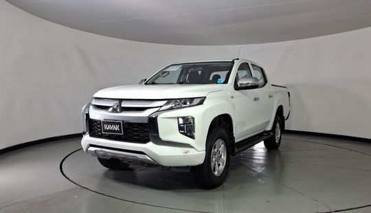 Mitsubishi • L200