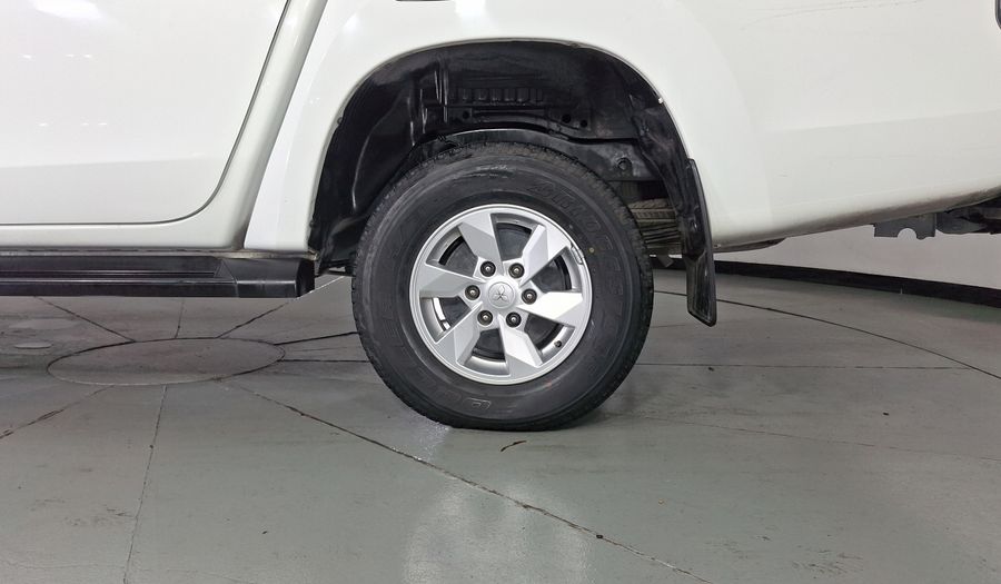 Mitsubishi L200 2.4 GLX GASOLINA Pickup 2023