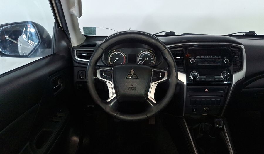 Mitsubishi L200 2.4 GLX GASOLINA Pickup 2023