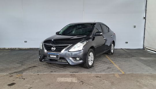 Nissan • Versa