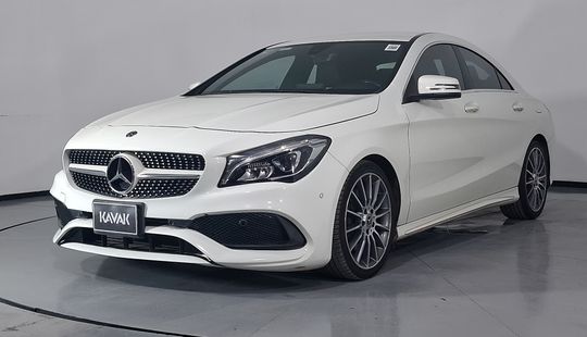 Mercedes Benz • Clase CLA
