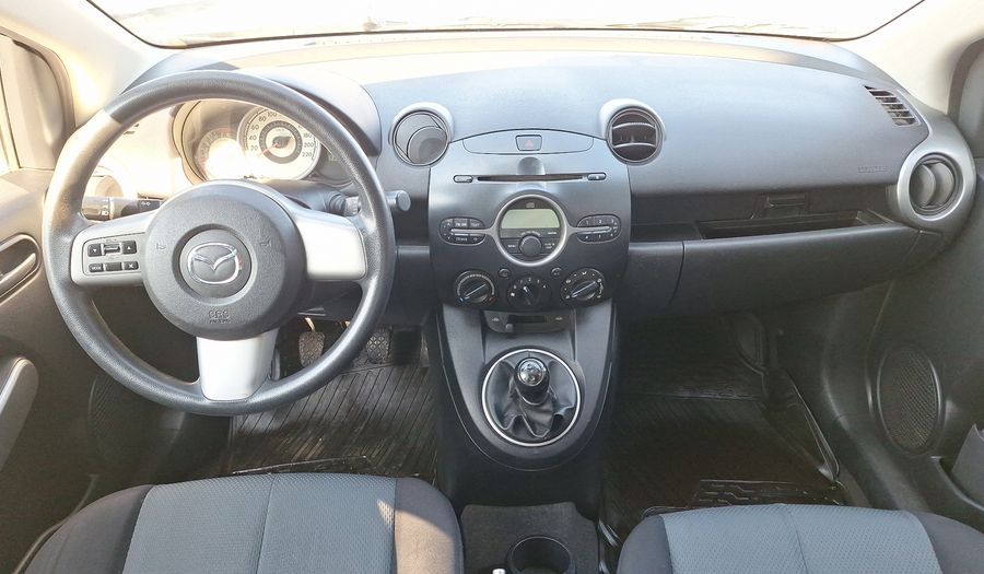 Mazda 2 1.5 V Sedan 2011