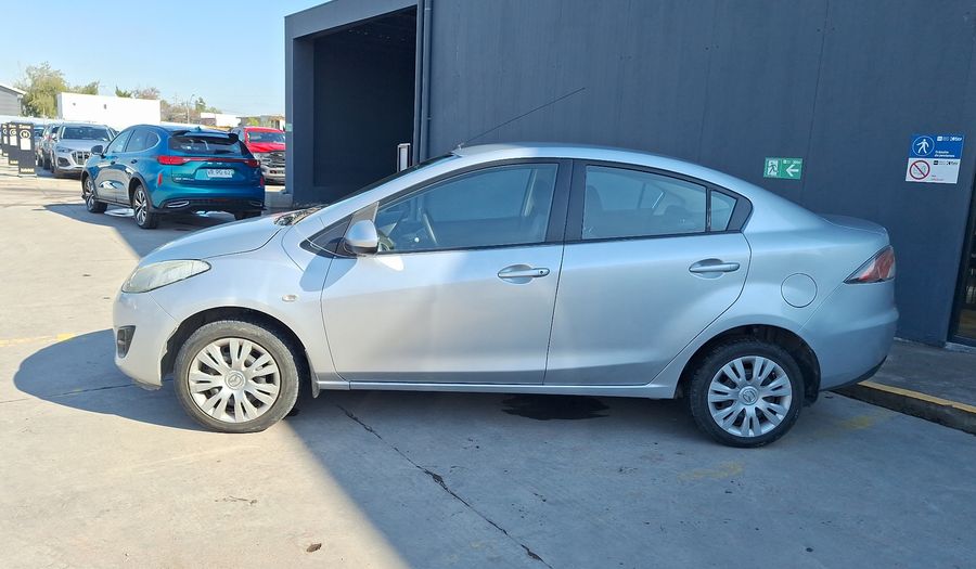 Mazda 2 1.5 V Sedan 2011