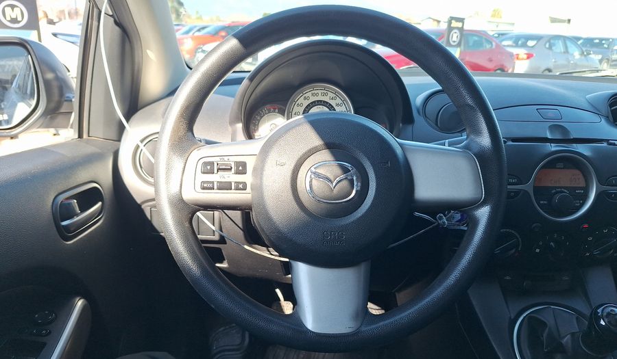 Mazda 2 1.5 V Sedan 2011