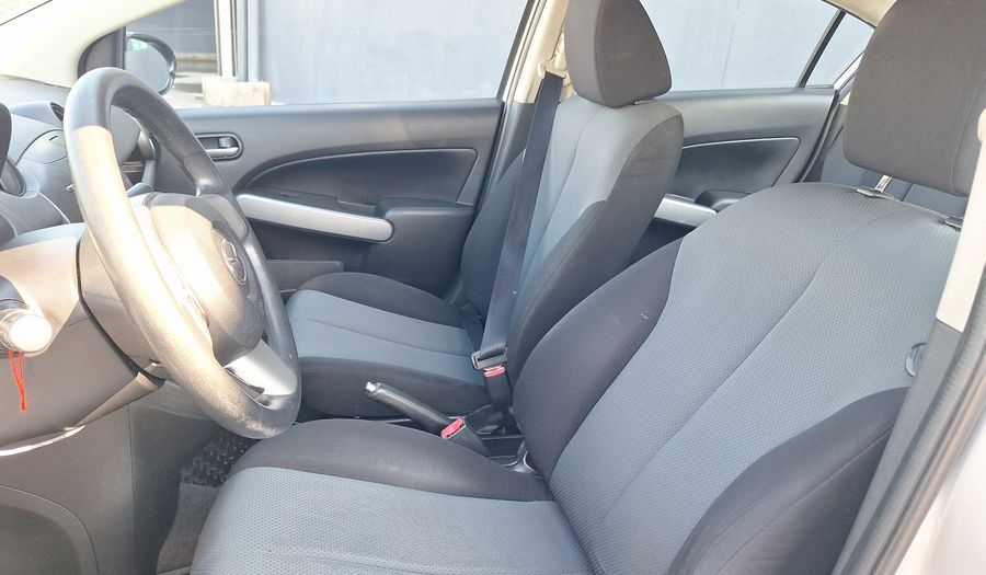 Mazda 2 1.5 V Sedan 2011