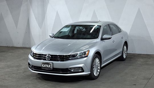 Volkswagen • Passat