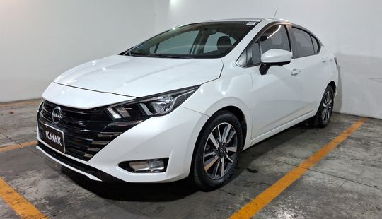 Nissan • Versa