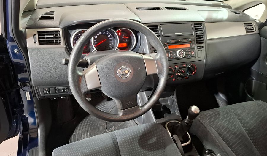Nissan Tiida 1.8 VISIA Hatchback 2011
