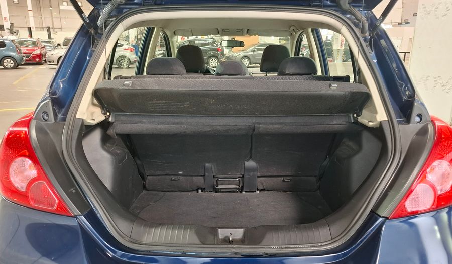 Nissan Tiida 1.8 VISIA Hatchback 2011