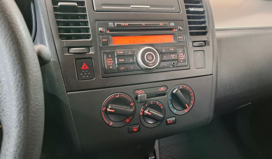 Nissan Tiida 1.8 VISIA Hatchback 2011