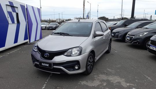 Toyota • Etios