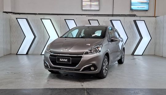 Peugeot • 208