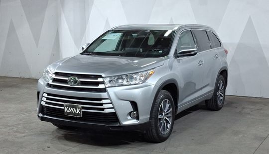 Toyota • Highlander