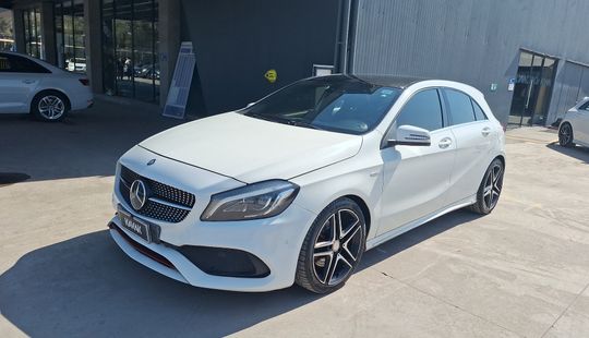 Mercedes Benz • Clase A