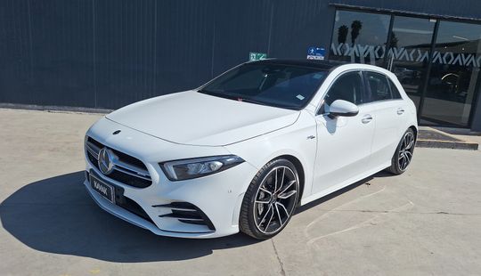 Mercedes Benz • Clase A