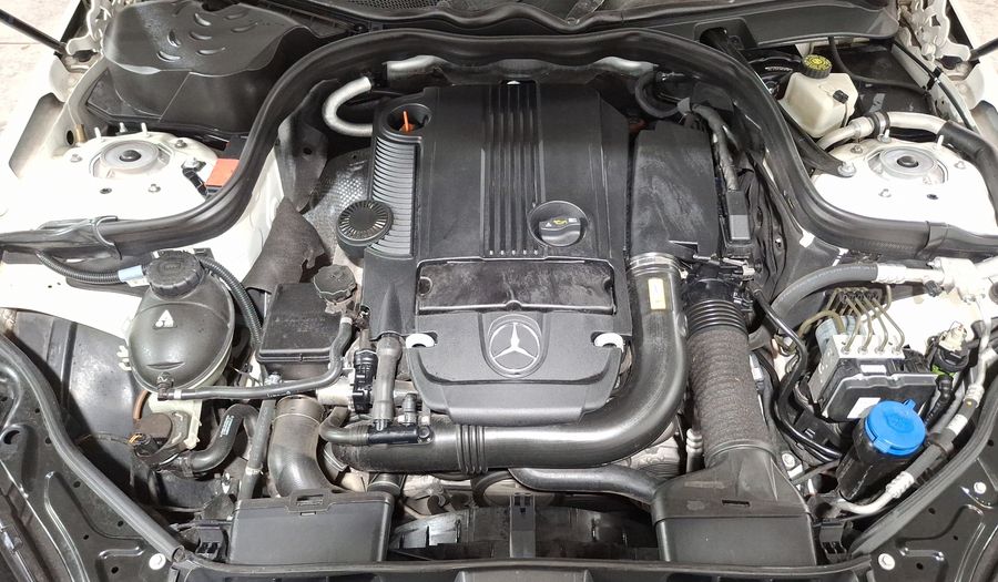 Mercedes Benz Clase E 1.8 200 CGI EXCLUSIVE AT Sedan 2013