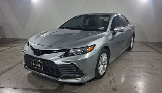 Toyota • Camry