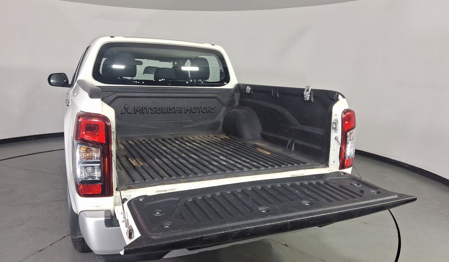 Mitsubishi L200 2.4 GLX GASOLINA Pickup 2023