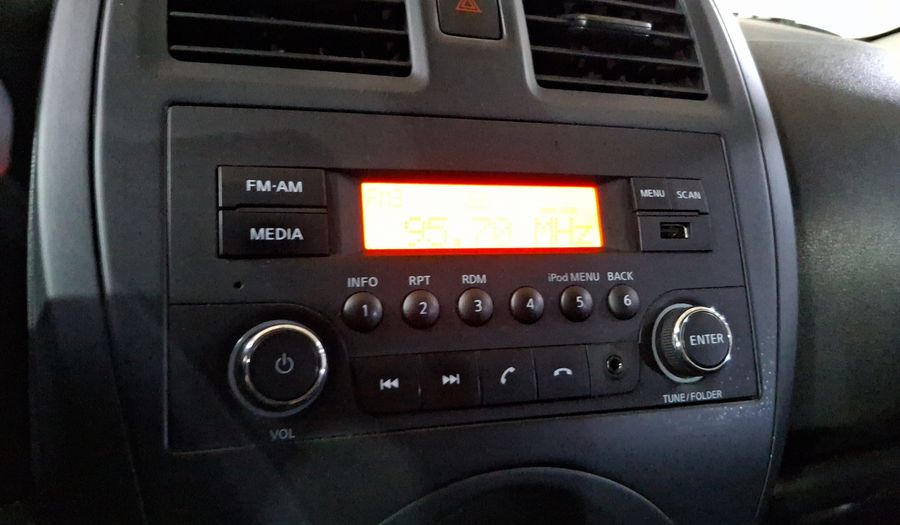 Nissan V-drive 1.6 A/C AUDIO Sedan 2023