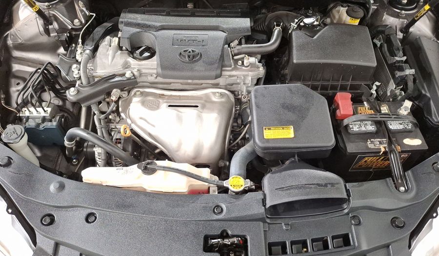 Toyota Camry 2.5 XLE L4 6AT Sedan 2016