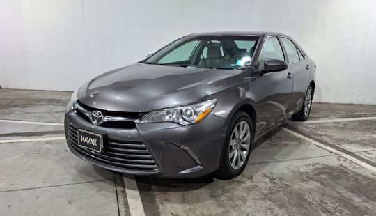 Toyota • Camry