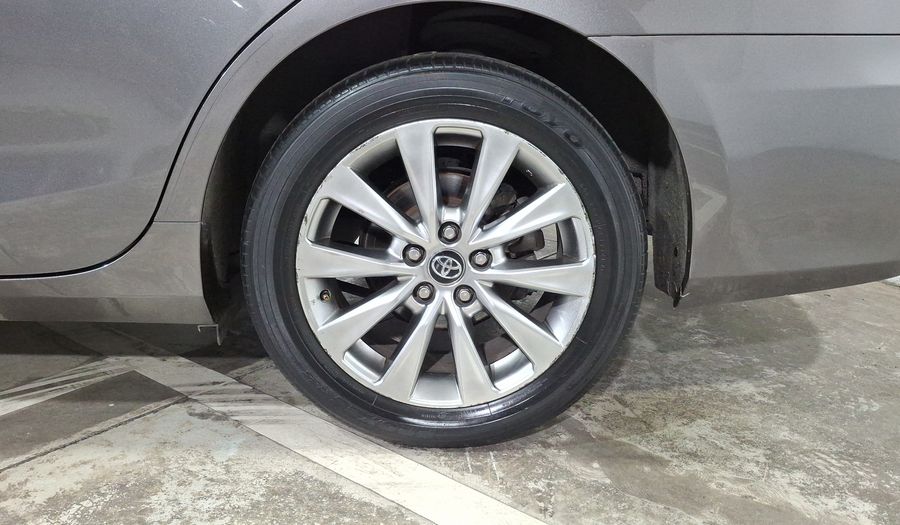 Toyota Camry 2.5 XLE L4 6AT Sedan 2016