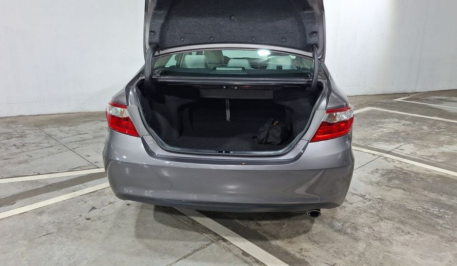 Toyota Camry 2.5 XLE L4 6AT Sedan 2016