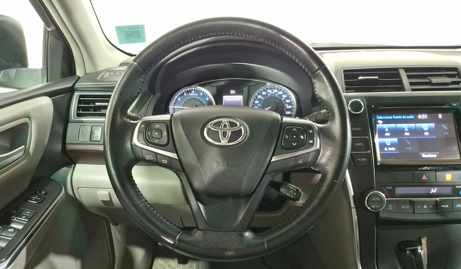 Toyota Camry 2.5 XLE L4 6AT Sedan 2016