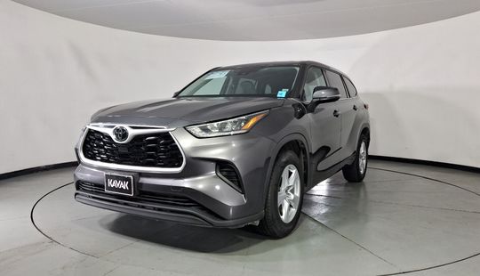 Toyota • Highlander