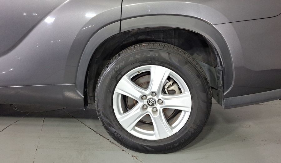 Toyota Highlander 3.5 LE AUTO Suv 2022