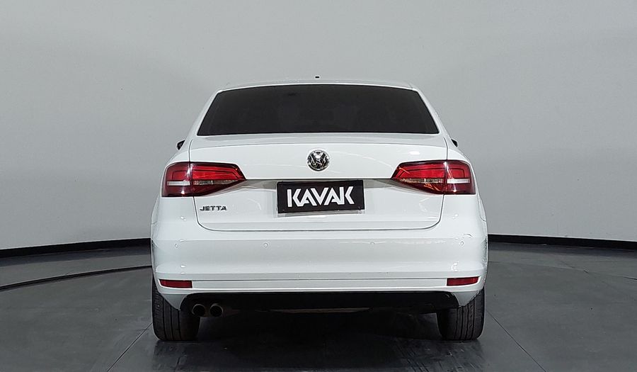 Volkswagen Jetta 2.0 TOTAL FLEX COMFORTLINE TIPTRONIC Sedan 2016