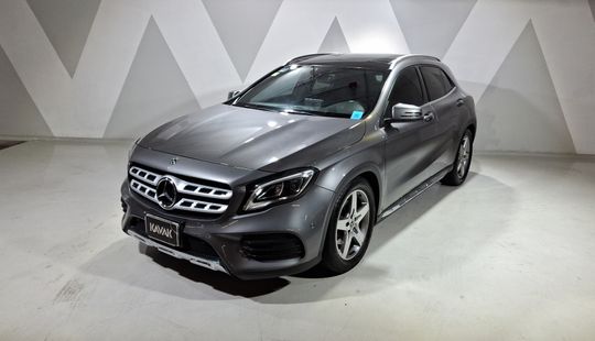 Mercedes Benz • Clase GLA