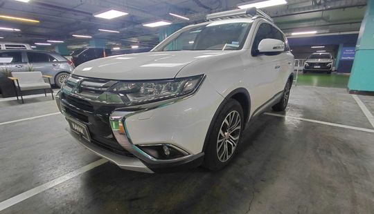 Mitsubishi • Outlander