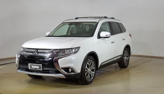 Mitsubishi • Outlander