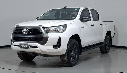 Toyota • Hilux