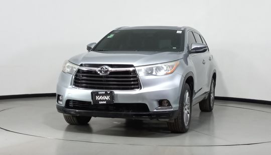Toyota • Highlander