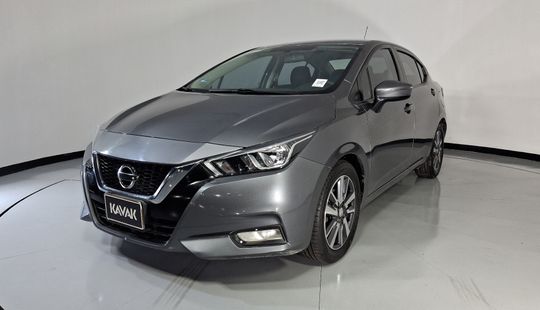 Nissan • Versa