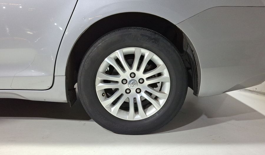 Toyota Sienna 3.5 XLE AT Minivan 2017