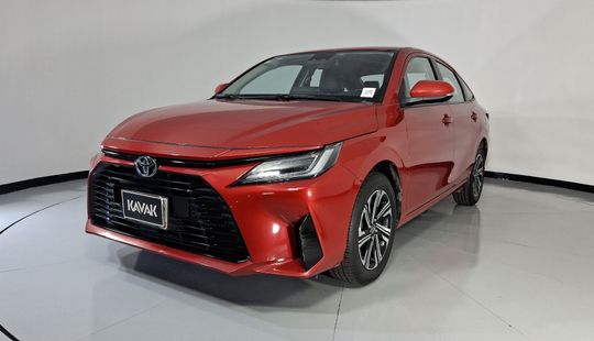 Toyota • Yaris