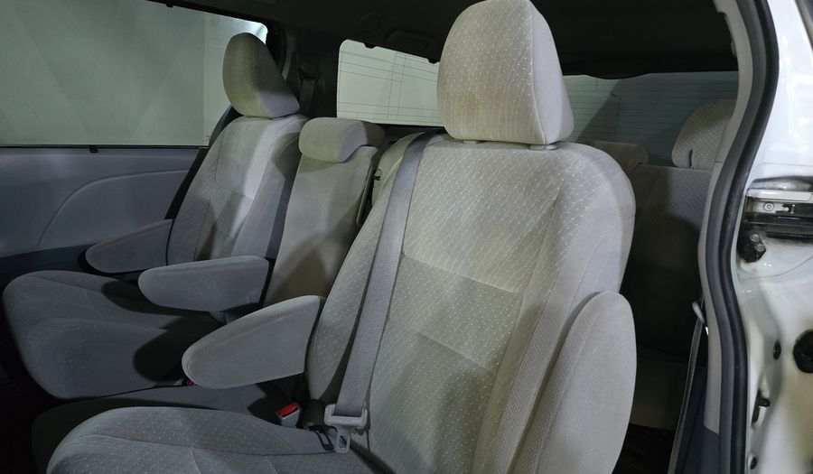 Toyota Sienna 3.5 XLE AUTO Minivan 2019