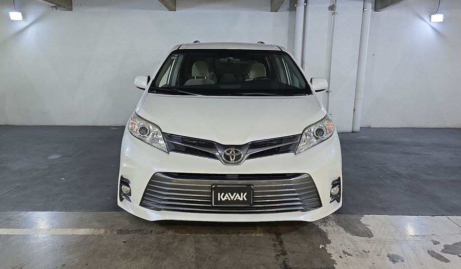 Toyota Sienna 3.5 XLE AUTO Minivan 2019