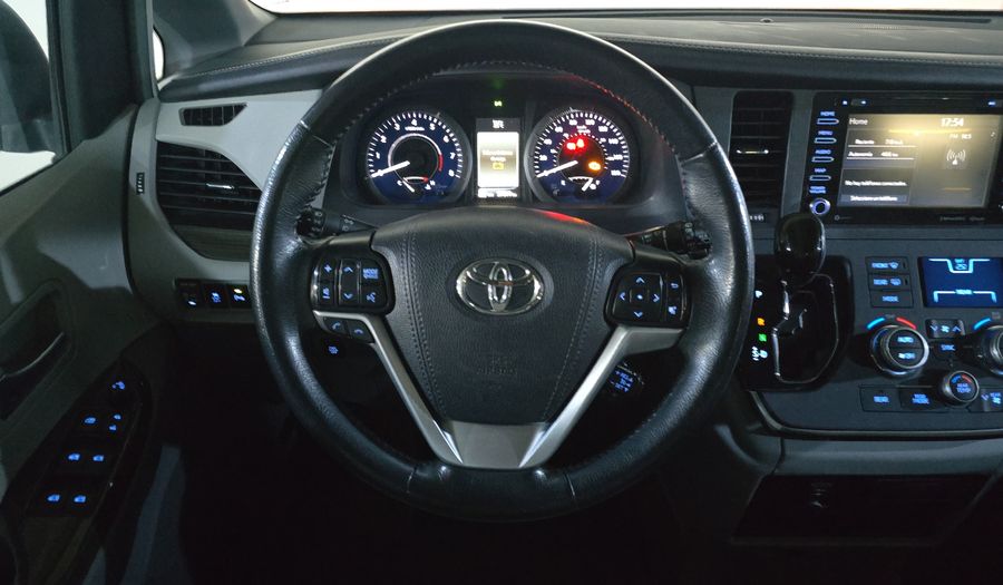Toyota Sienna 3.5 XLE AUTO Minivan 2019