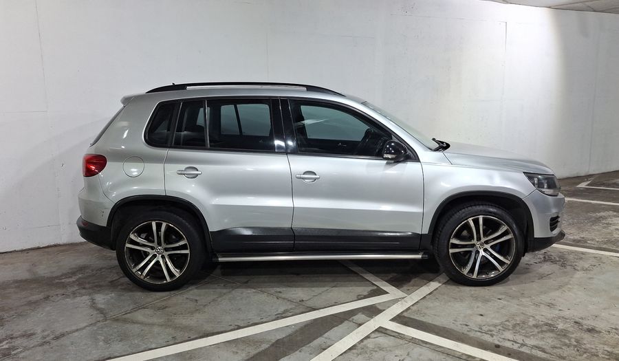 Volkswagen Tiguan 2.0 PAQUETE SPORT & STYLE Suv 2016