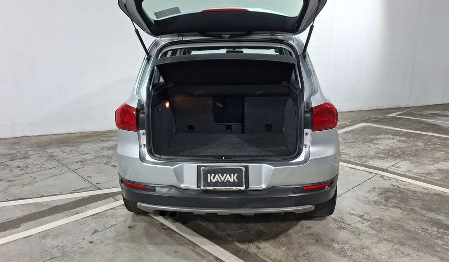 Volkswagen Tiguan 2.0 PAQUETE SPORT & STYLE Suv 2016