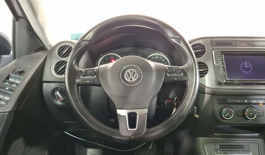 Volkswagen Tiguan 2.0 PAQUETE SPORT & STYLE Suv 2016